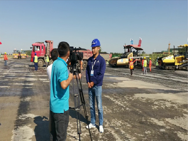 项目负责人薛鸿儒接受阜南县电视台采访